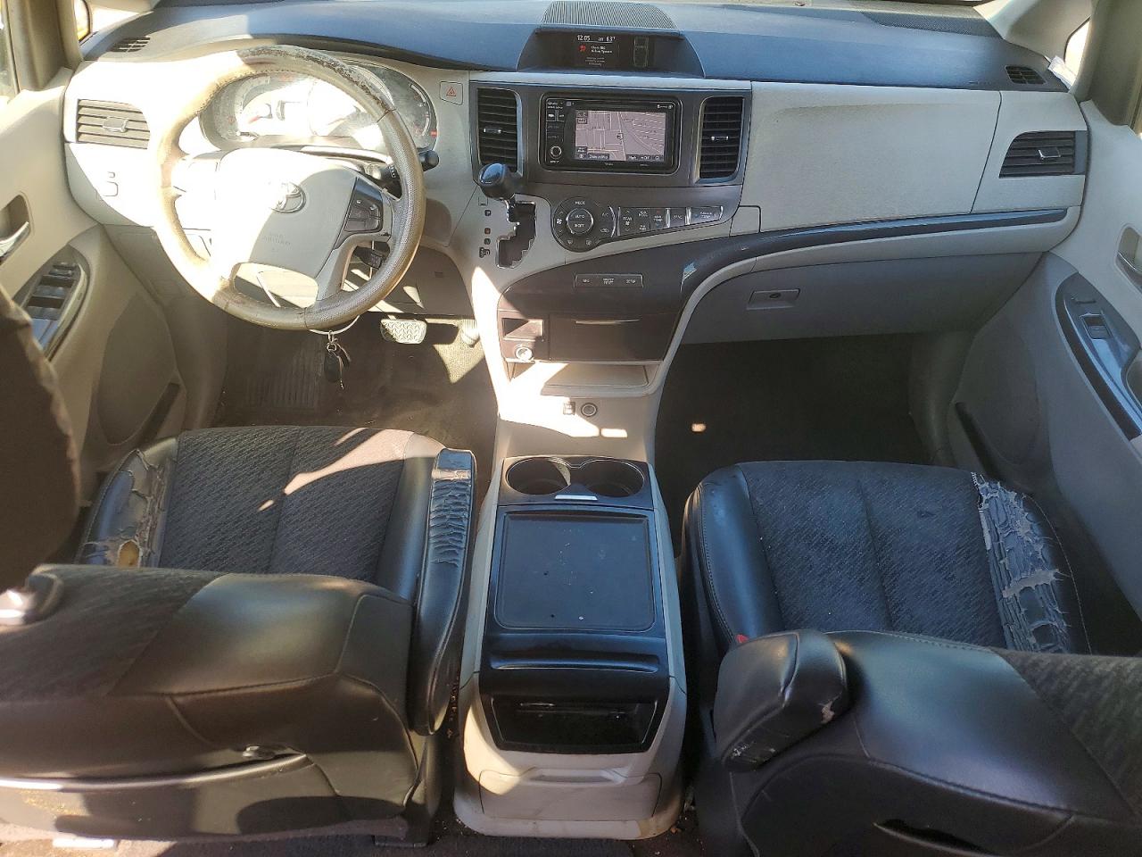 2013 TOYOTA SIENNA SPORT photo 8