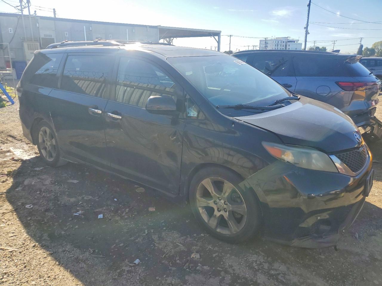 2013 TOYOTA SIENNA SPORT photo 4