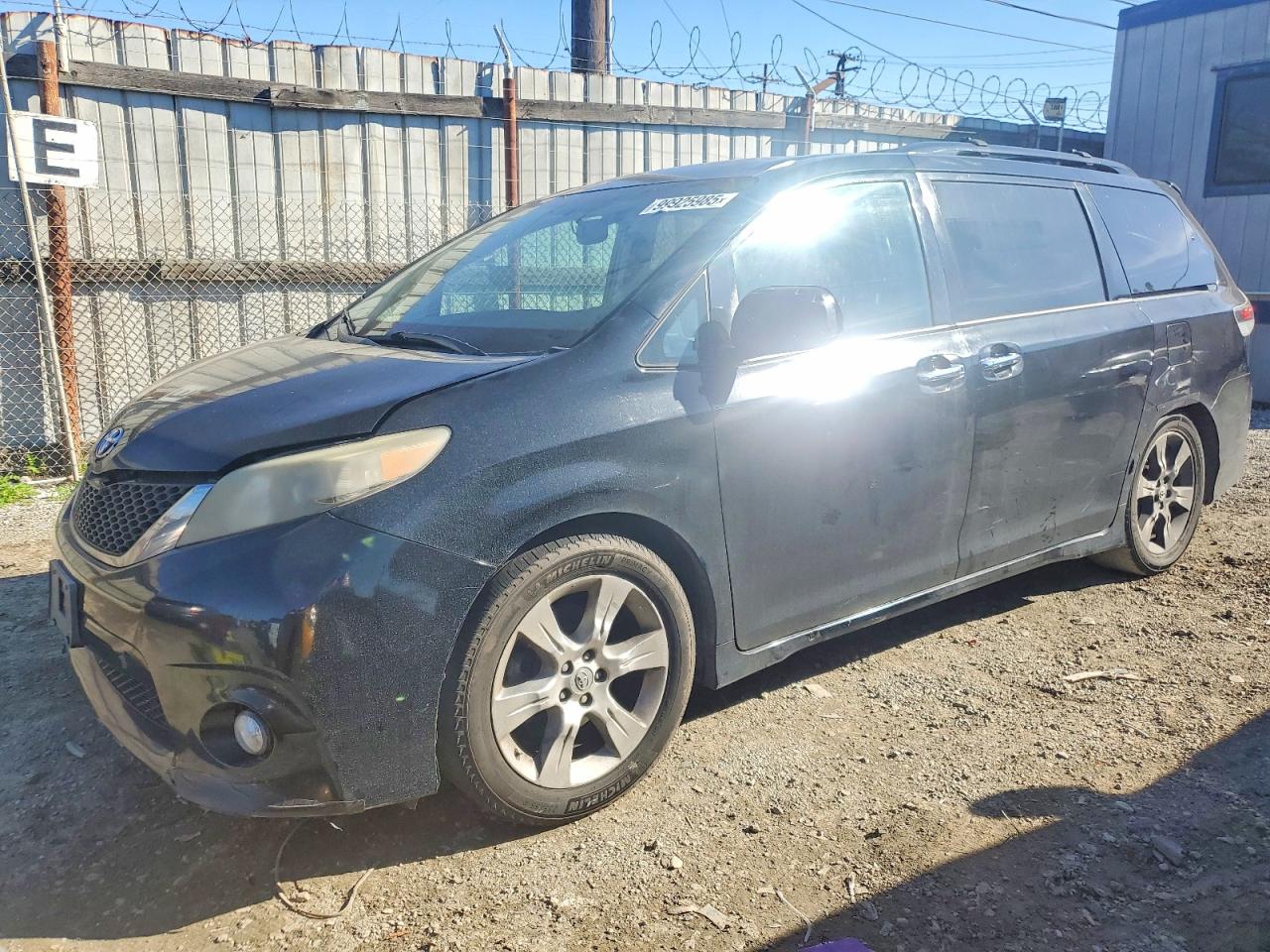 2013 TOYOTA SIENNA