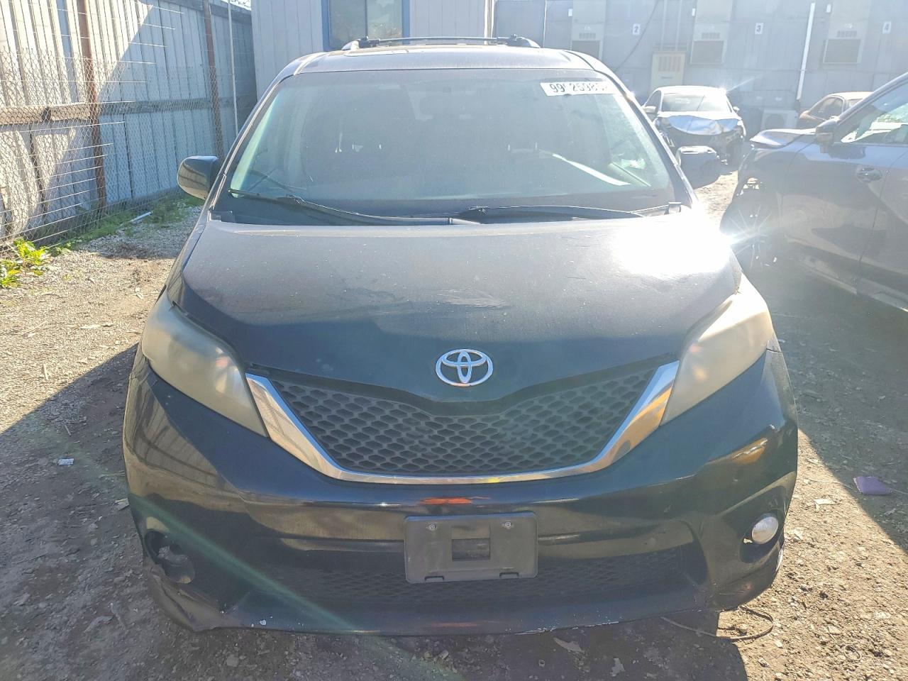 2013 TOYOTA SIENNA SPORT photo 5