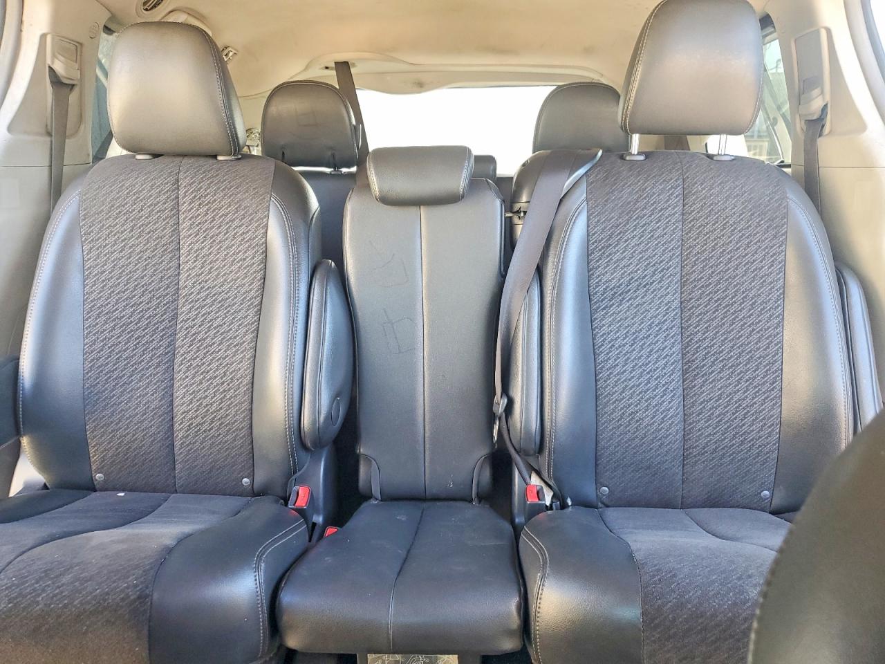 2013 TOYOTA SIENNA SPORT photo 10
