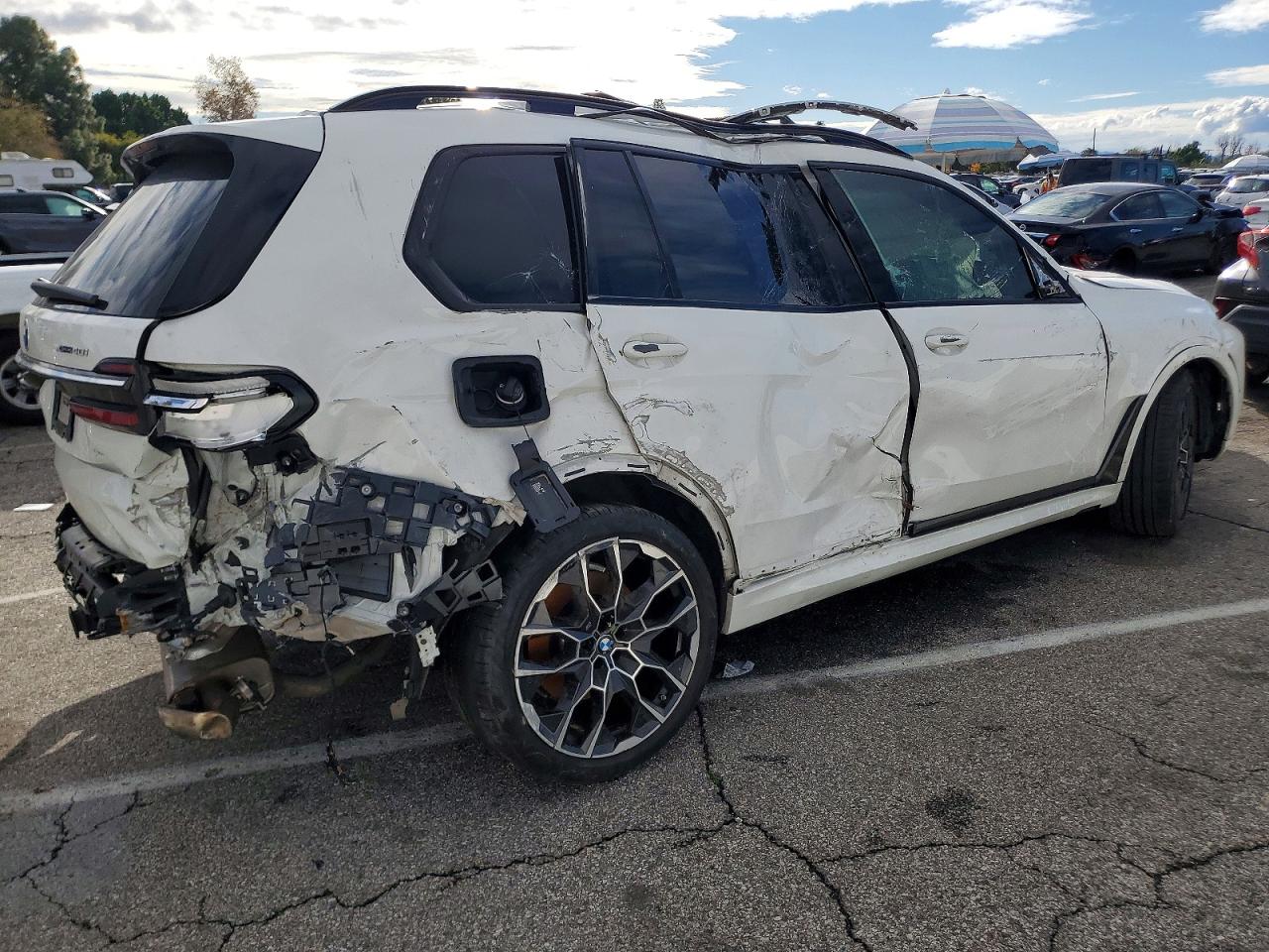 2023 BMW X7 XDRIVE40I photo 3