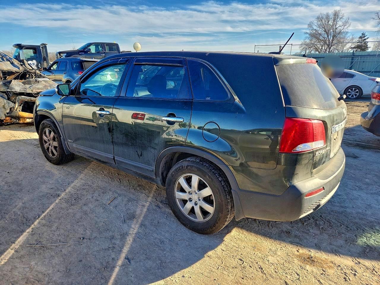 2011 KIA SORENTO BASE photo 2