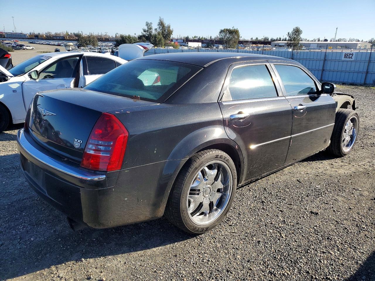 2006 CHRYSLER 300C photo 3