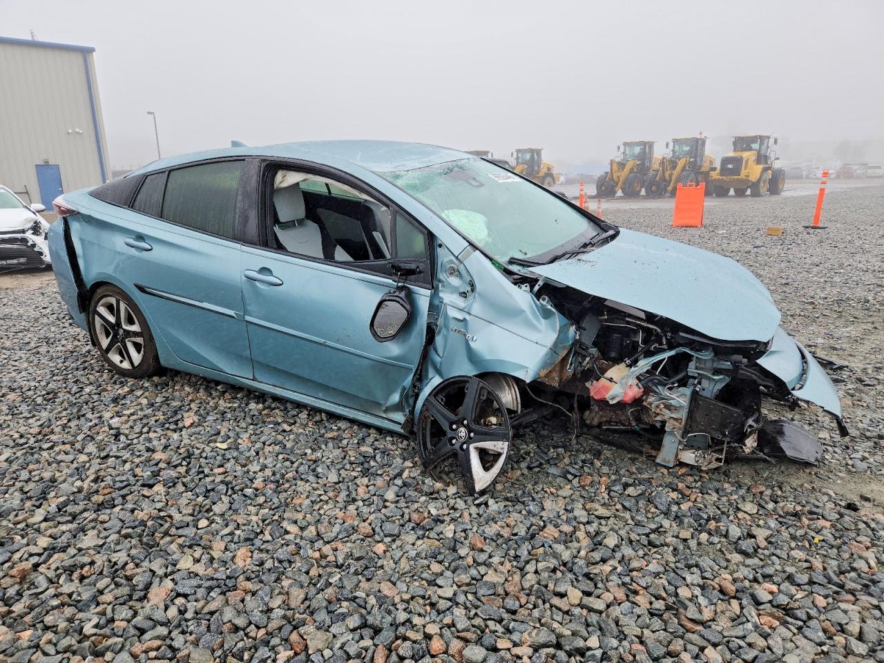2017 TOYOTA PRIUS photo 4