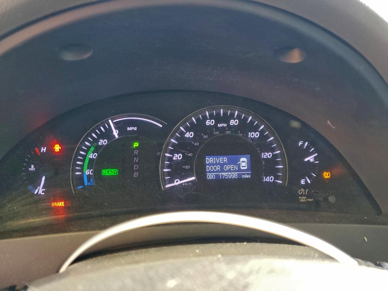2011 TOYOTA CAMRY HYBRID photo 9