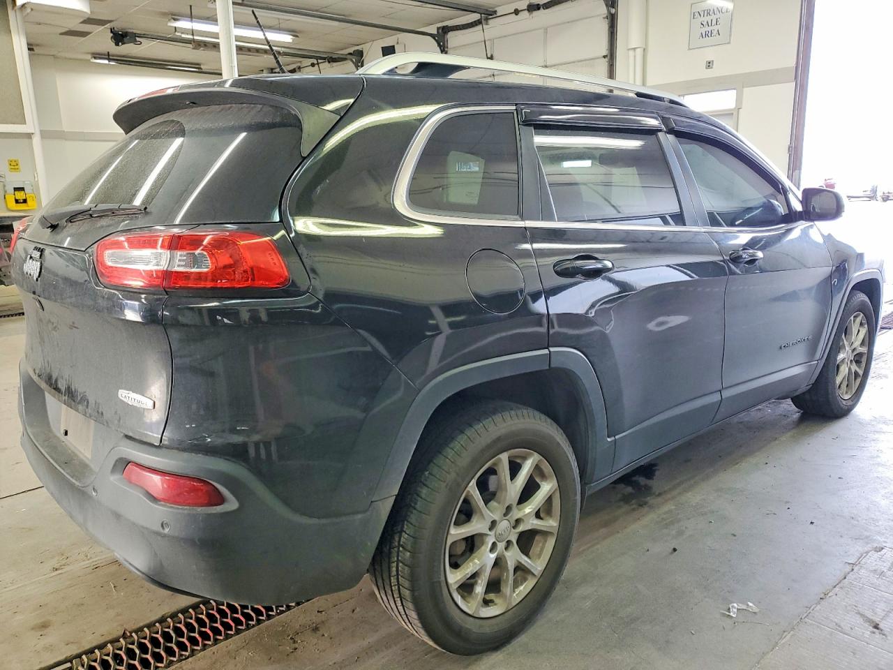 2017 JEEP CHEROKEE LATITUDE photo 3