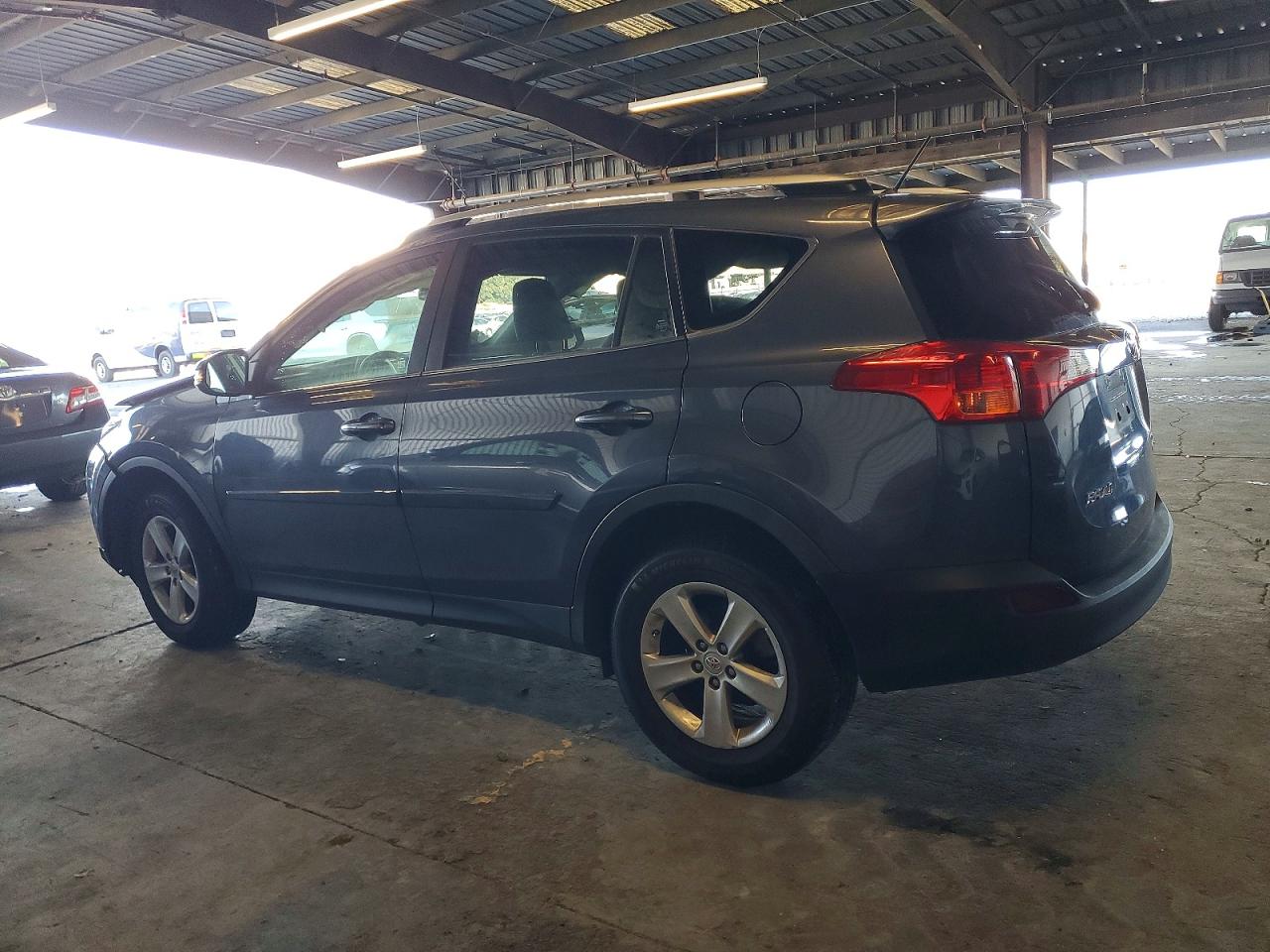 2013 TOYOTA RAV4 XLE photo 2