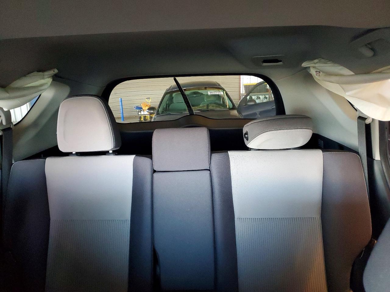2013 TOYOTA RAV4 XLE photo 10