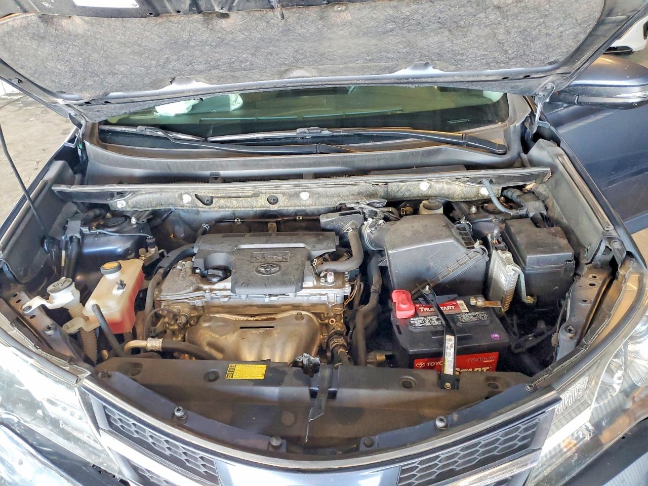 2013 TOYOTA RAV4 XLE photo 12