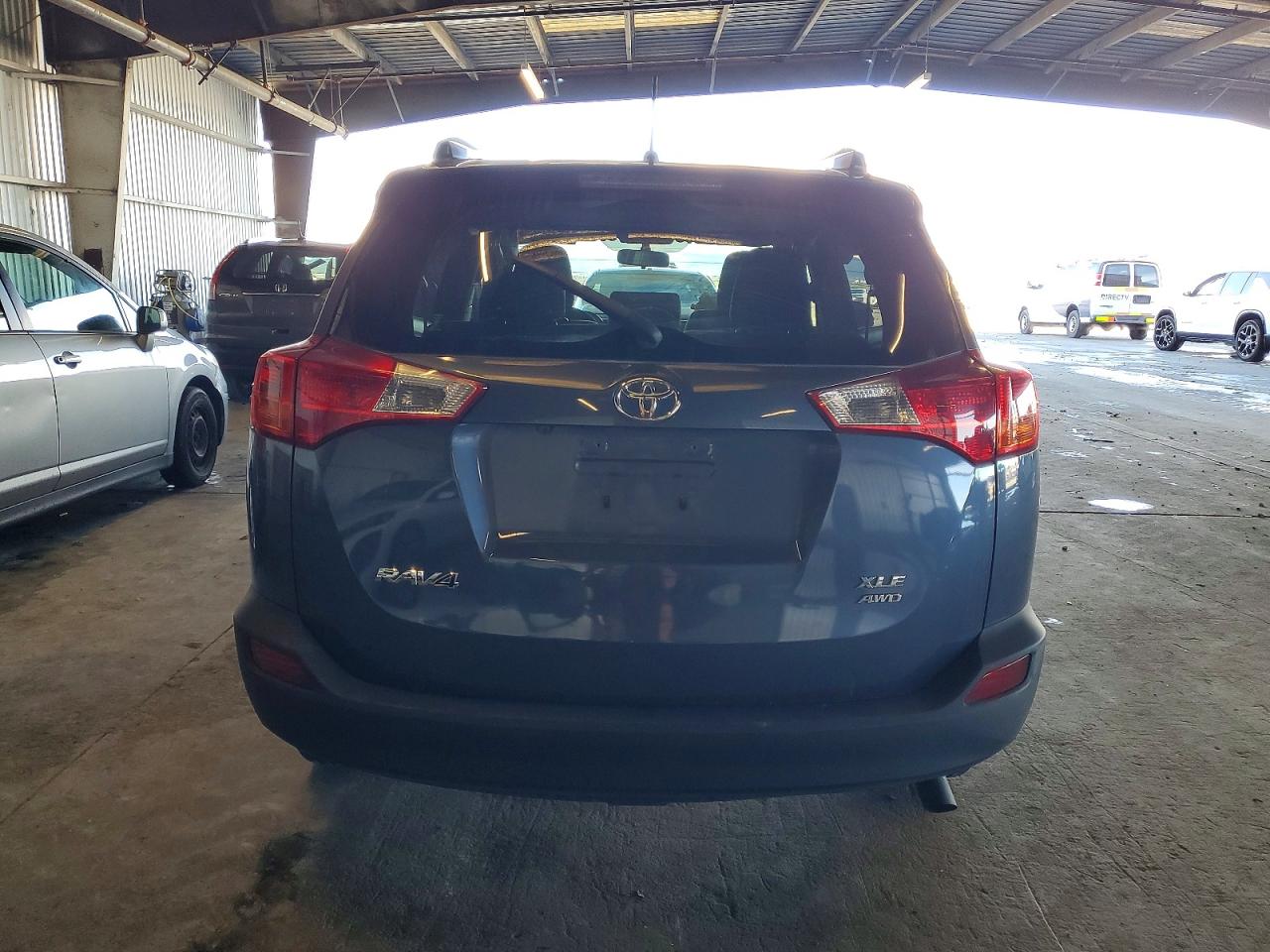 2013 TOYOTA RAV4 XLE photo 6