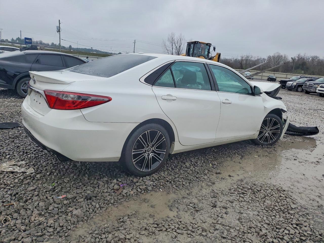 2016 TOYOTA CAMRY SPECIAL EDITION photo 3