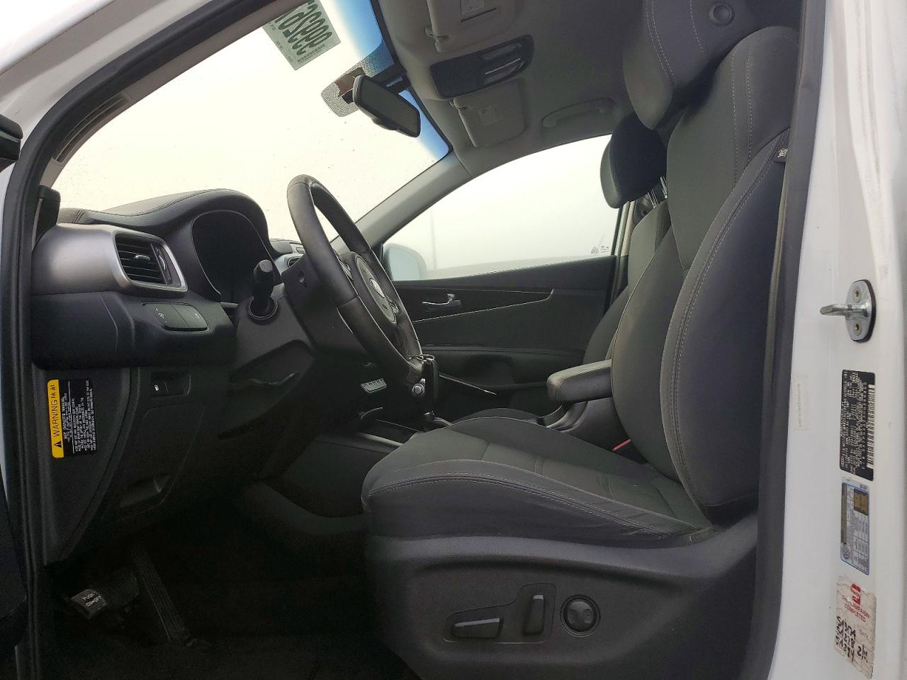 2017 KIA SORENTO LX photo 7