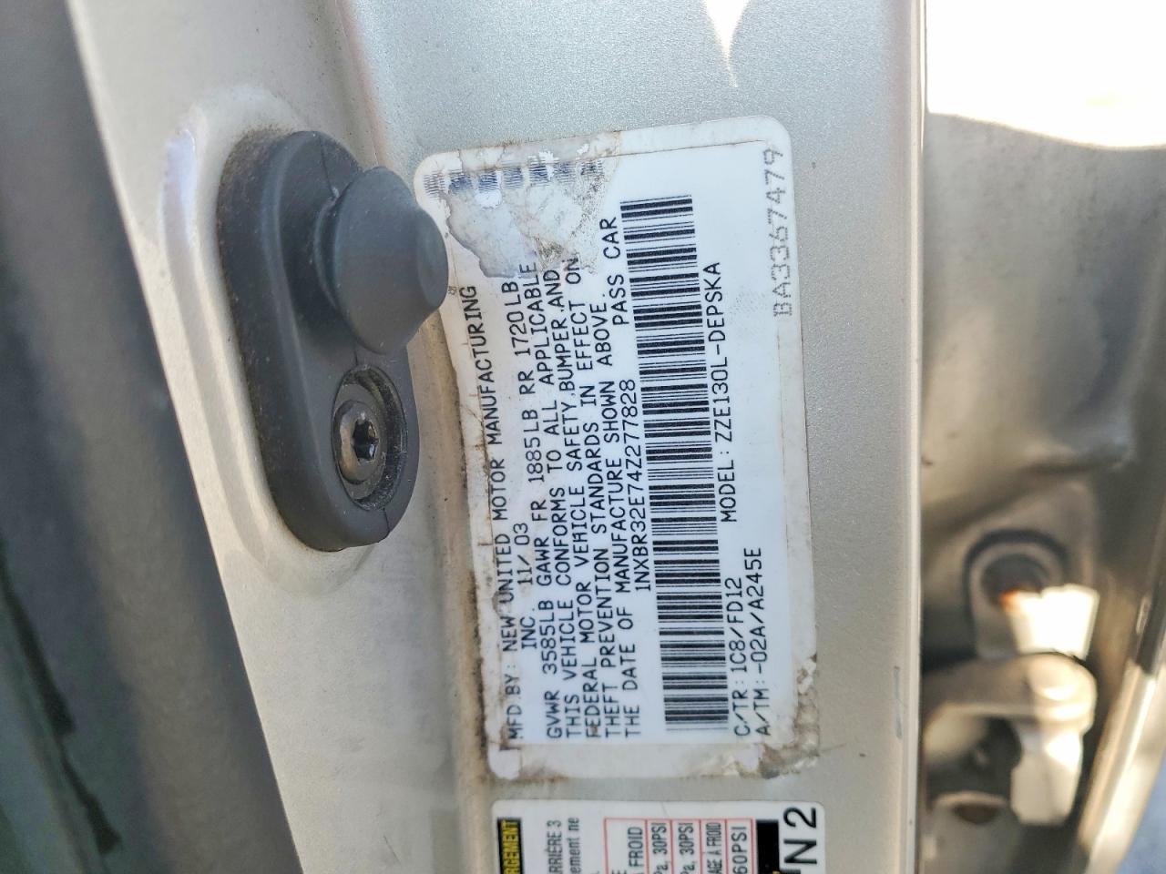 2004 TOYOTA COROLLA CE photo 12