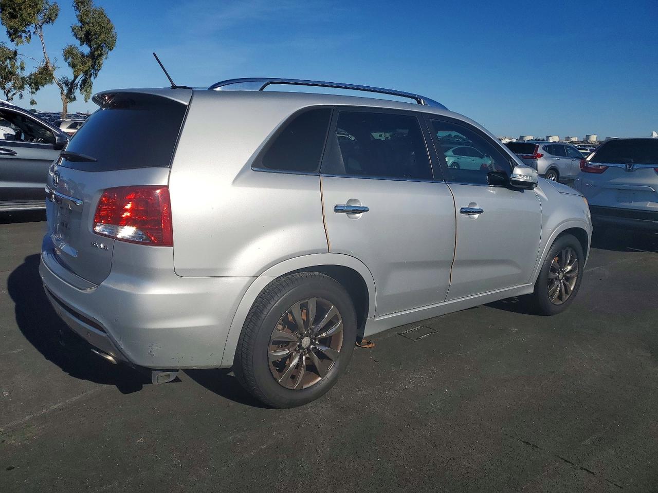 2013 KIA SORENTO SX photo 3