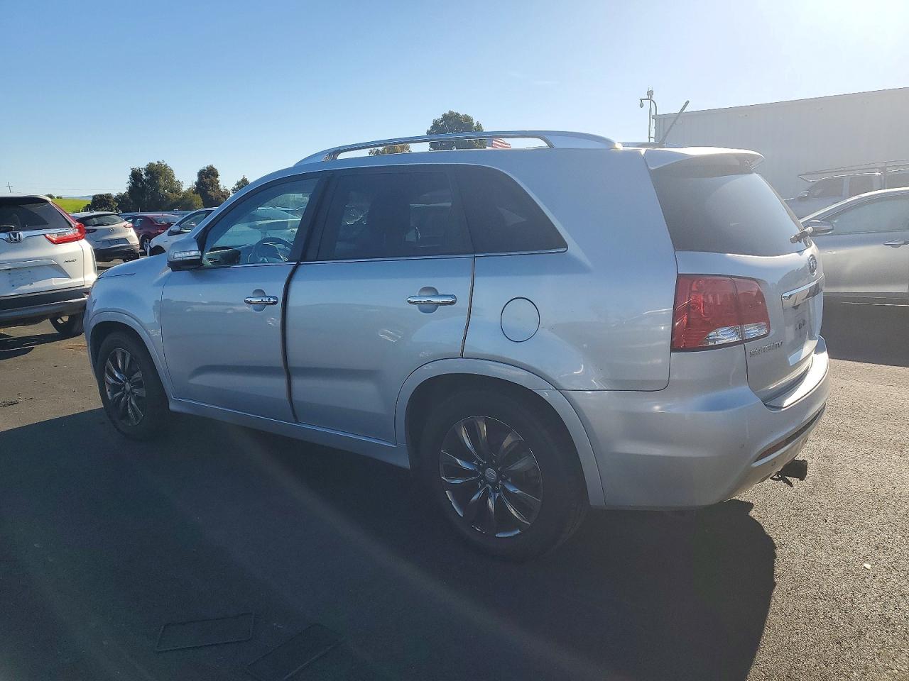 2013 KIA SORENTO SX photo 2