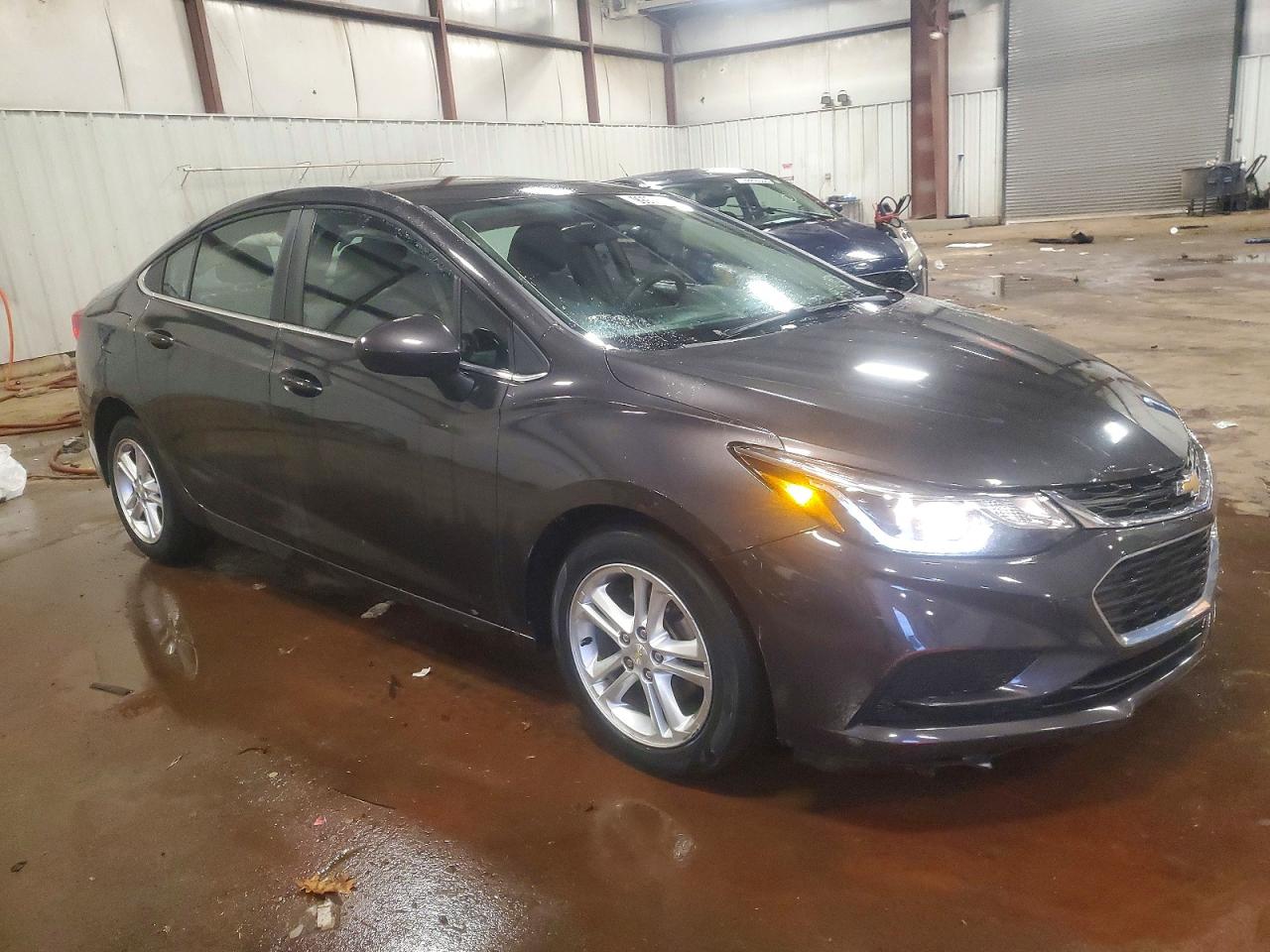 2017 CHEVROLET CRUZE LT photo 4