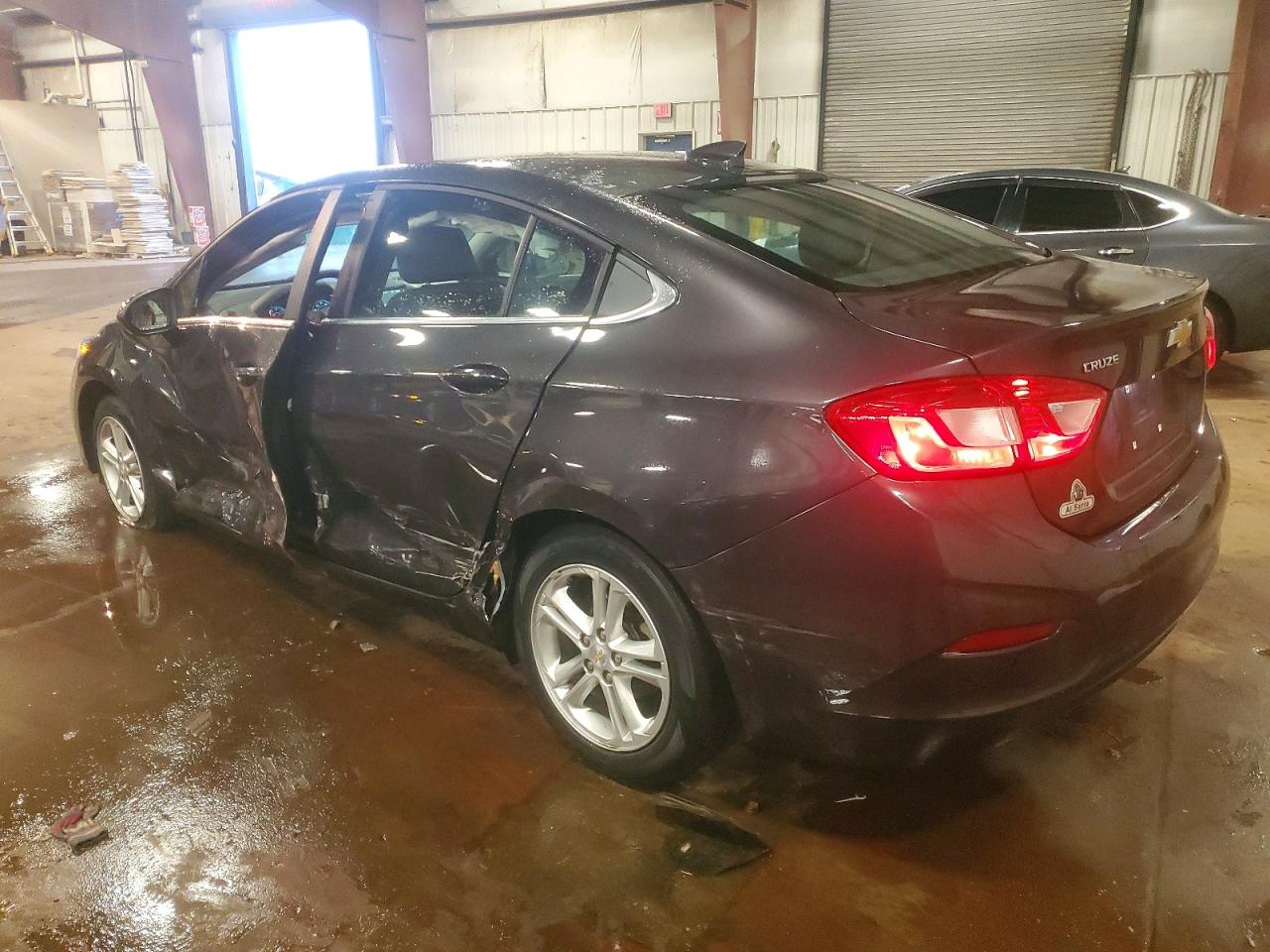 2017 CHEVROLET CRUZE LT photo 2