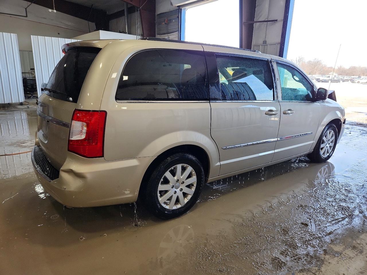 2015 CHRYSLER TOWN & COUNTRY TOURING photo 3