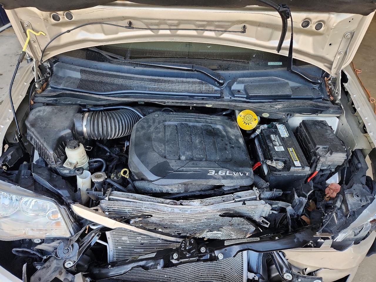 2015 CHRYSLER TOWN & COUNTRY TOURING photo 12