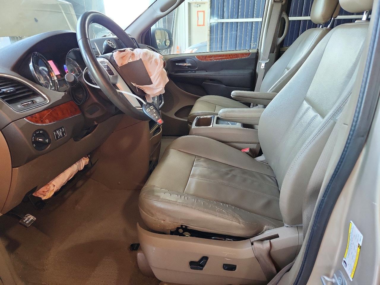 2015 CHRYSLER TOWN & COUNTRY TOURING photo 7