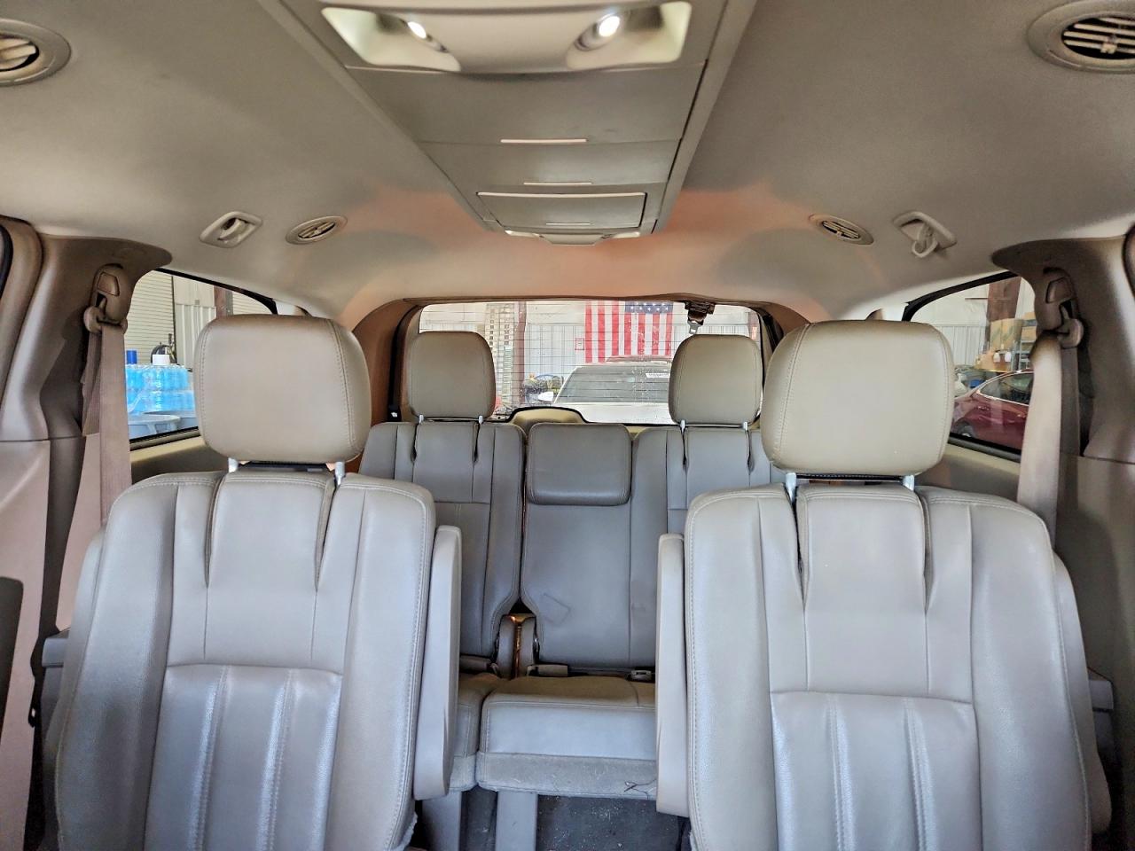 2015 CHRYSLER TOWN & COUNTRY TOURING photo 10