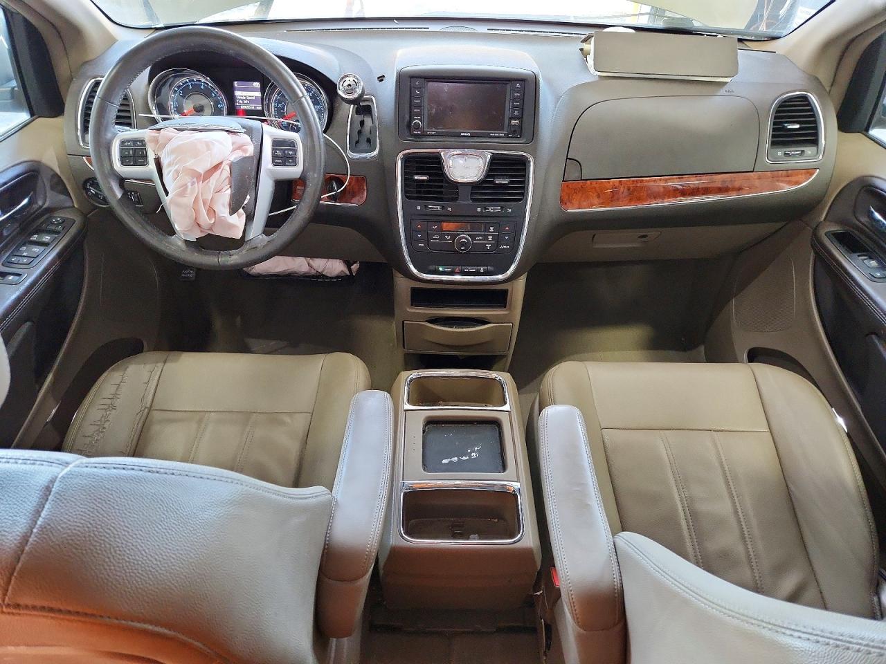 2015 CHRYSLER TOWN & COUNTRY TOURING photo 8
