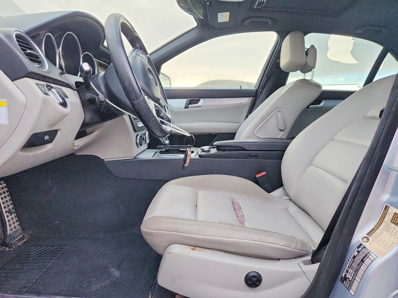 2013 MERCEDES-BENZ C 250 photo 7