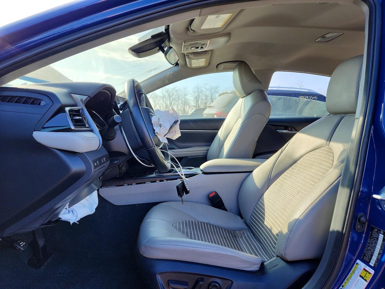 2023 TOYOTA CAMRY SE NIGHT SHADE photo 7