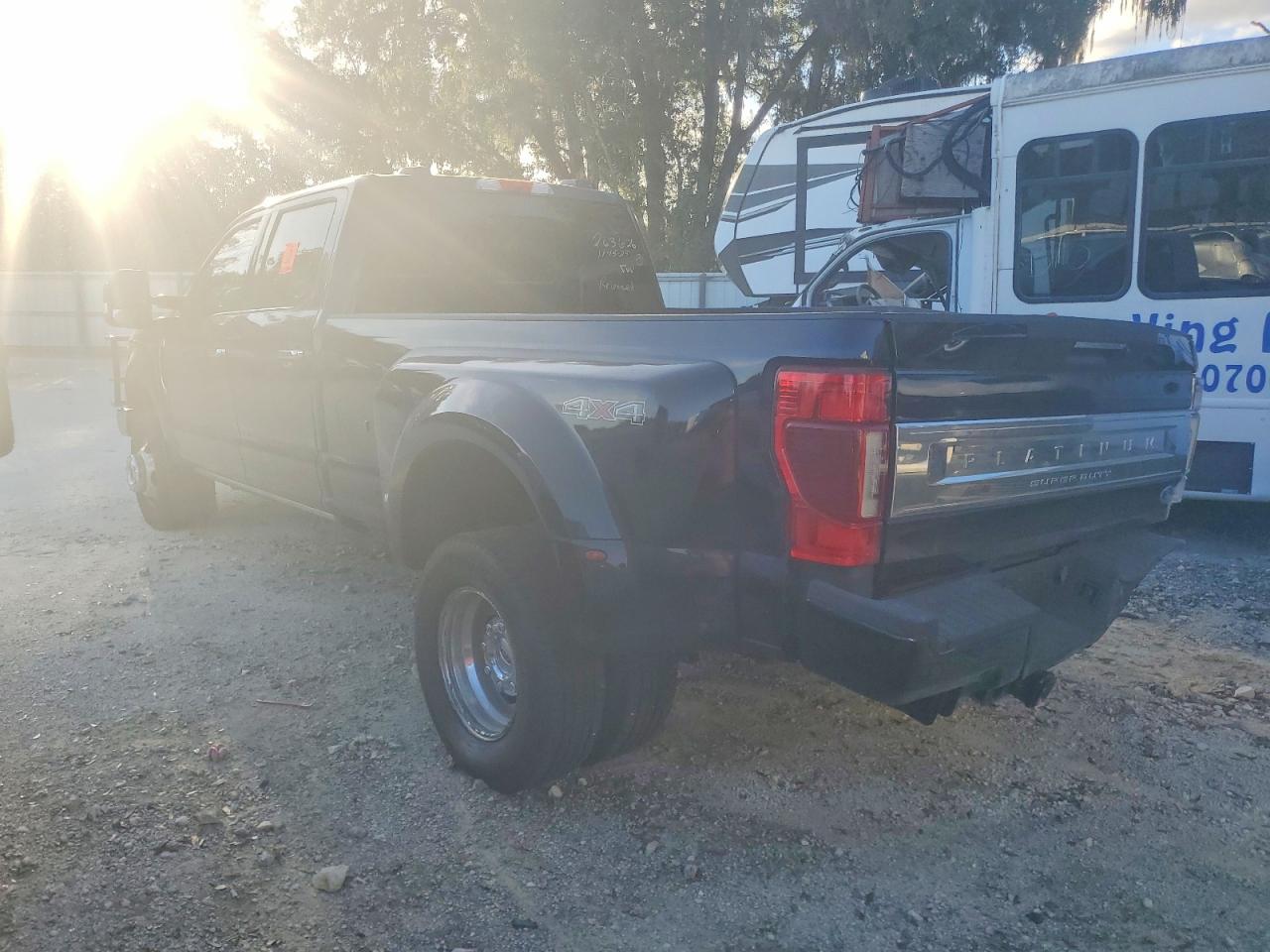 2022 FORD F350 SUPER DUTY photo 2