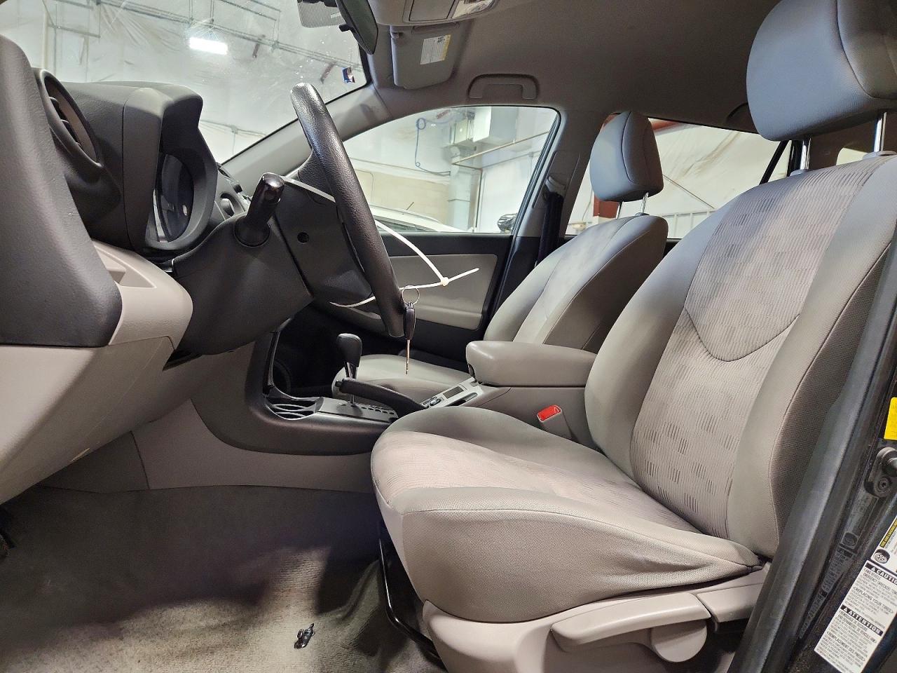 2011 TOYOTA RAV4 photo 7