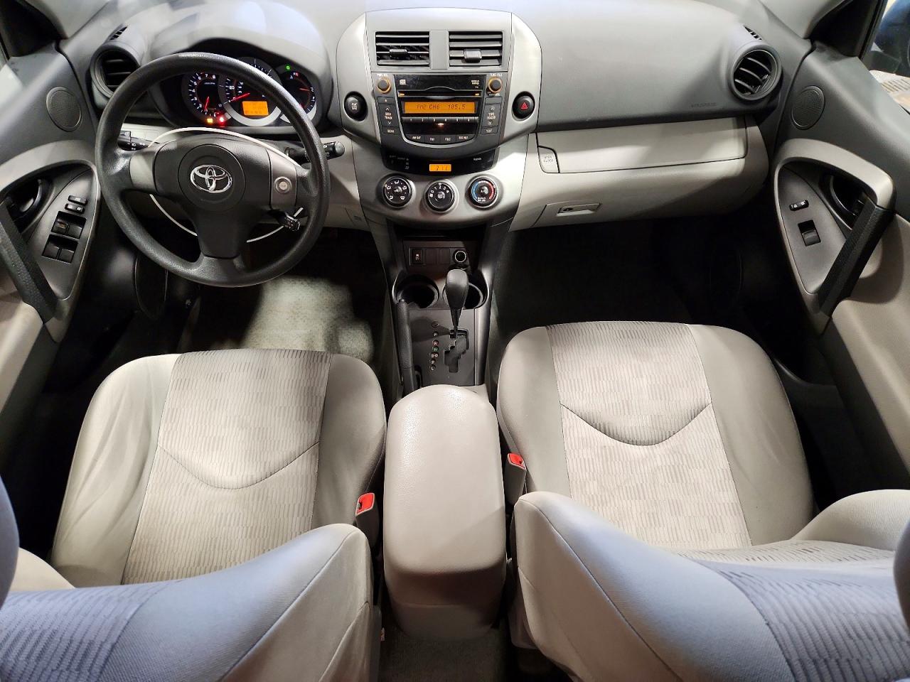 2011 TOYOTA RAV4 photo 8