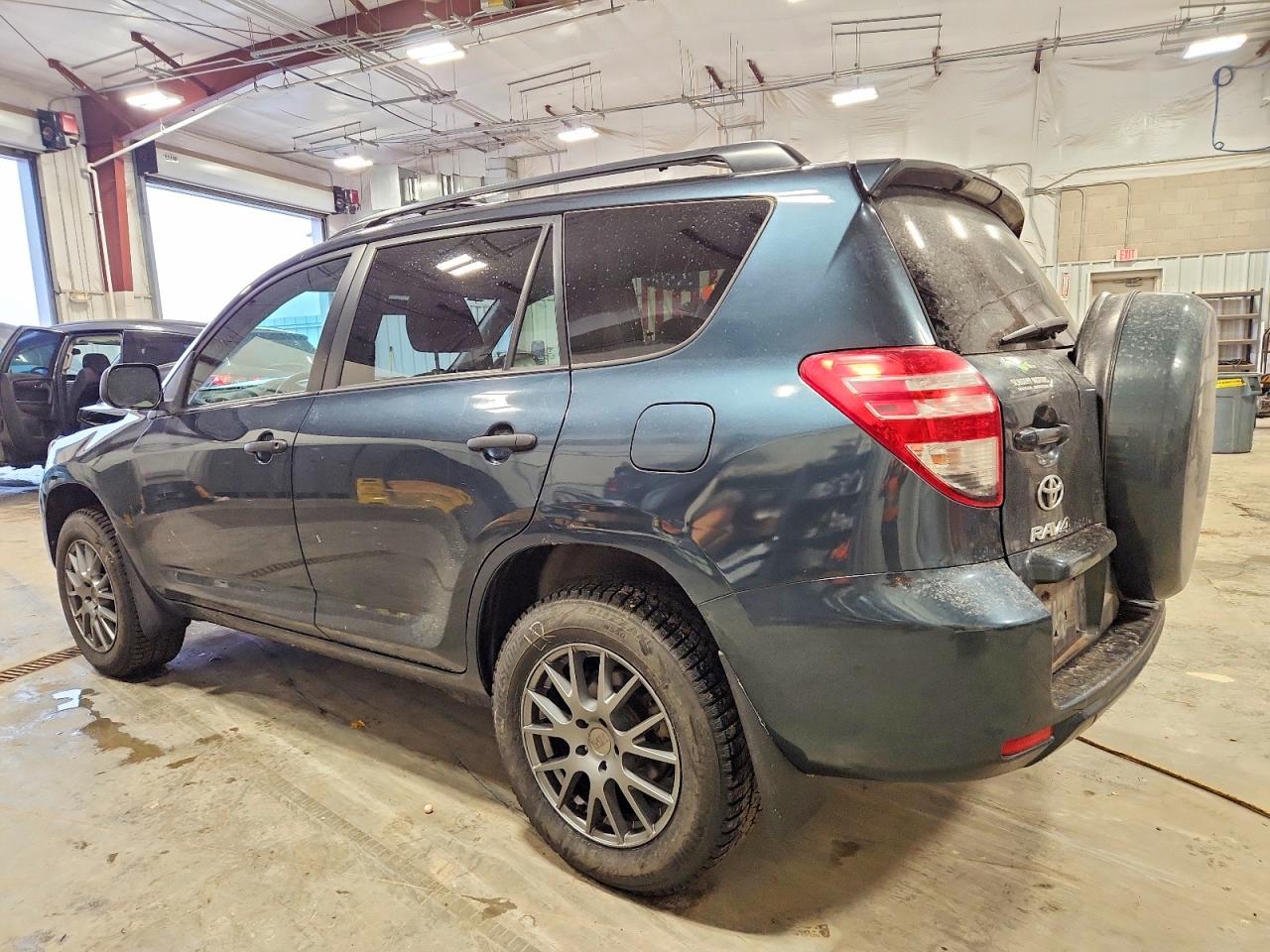 2011 TOYOTA RAV4 photo 2
