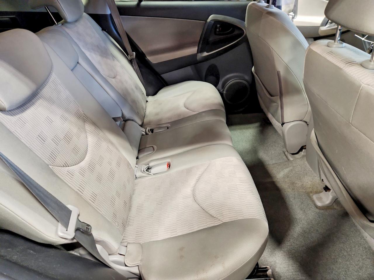 2011 TOYOTA RAV4 photo 10