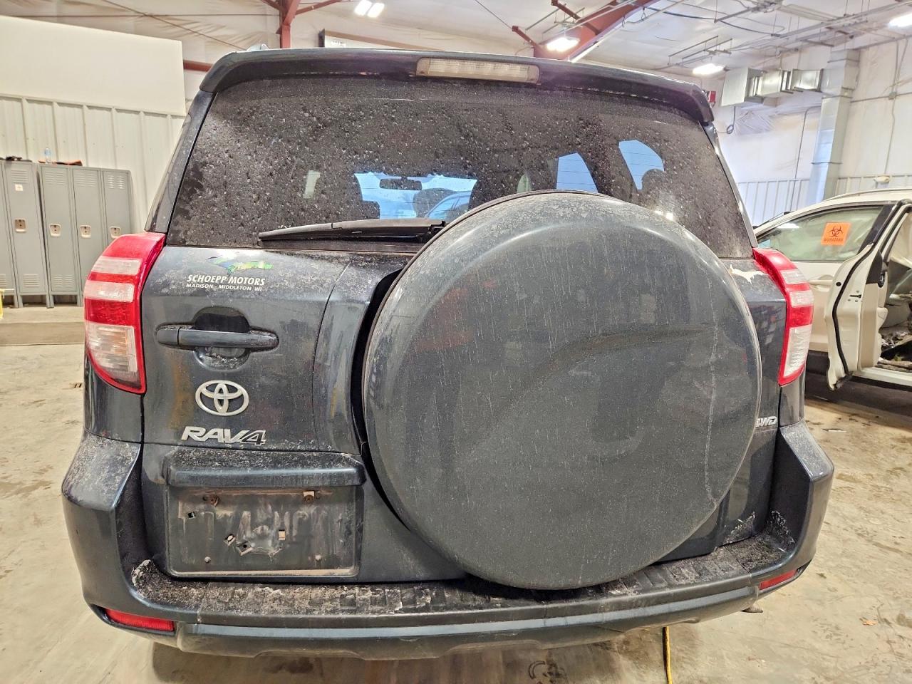 2011 TOYOTA RAV4 photo 6