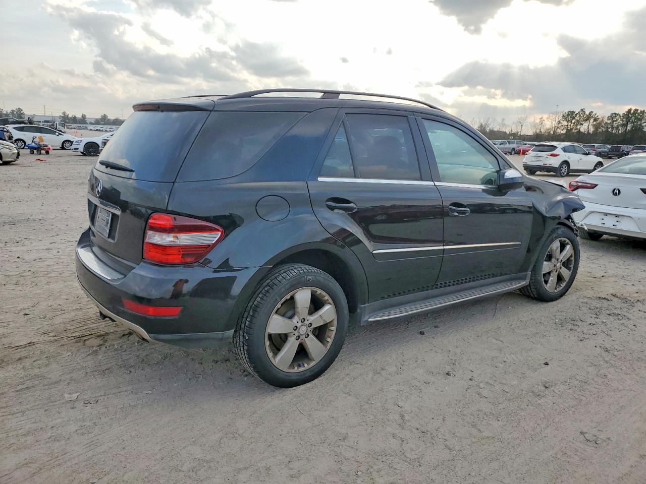 2010 MERCEDES-BENZ ML 350 photo 3