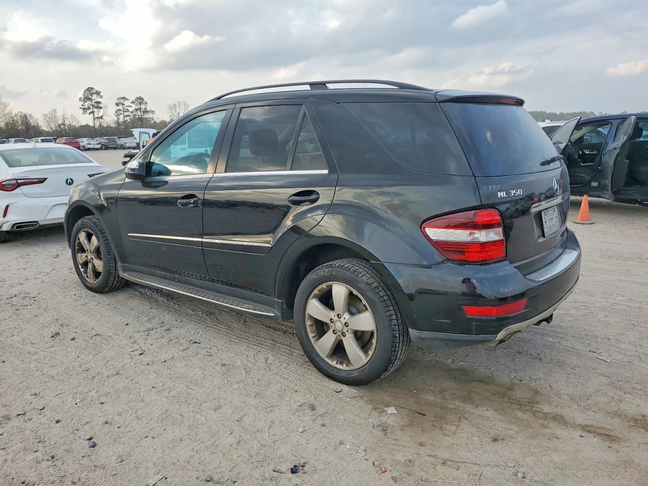 2010 MERCEDES-BENZ ML 350 photo 2