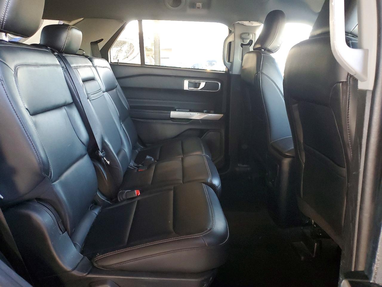 2023 FORD EXPLORER XLT photo 21