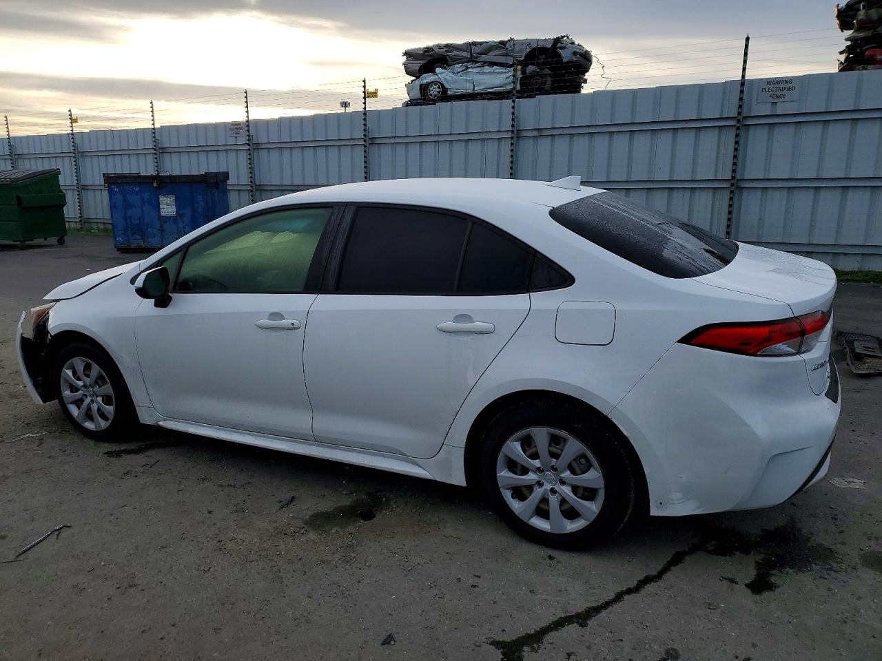 2020 TOYOTA COROLLA LE photo 2