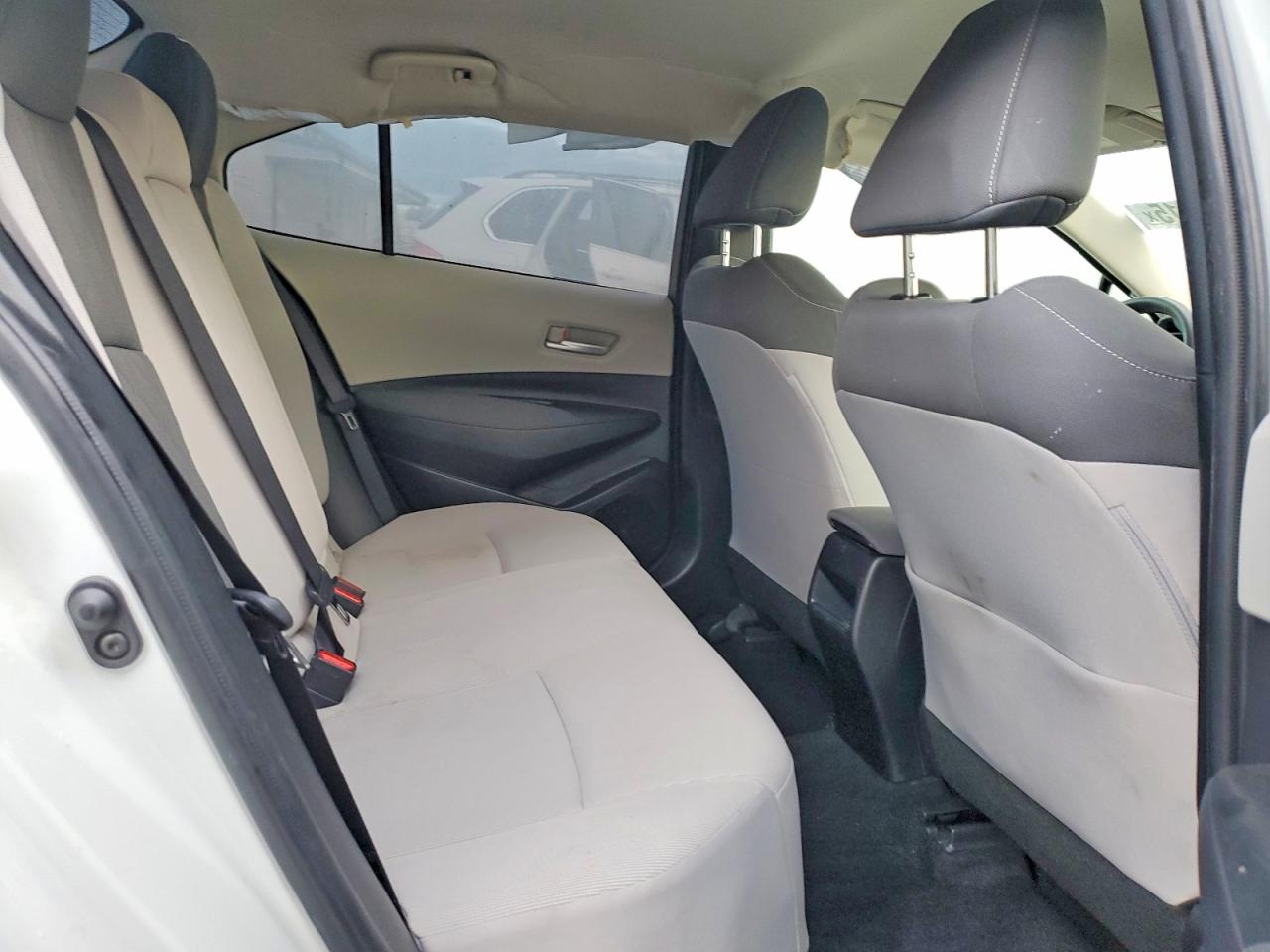 2020 TOYOTA COROLLA LE photo 10