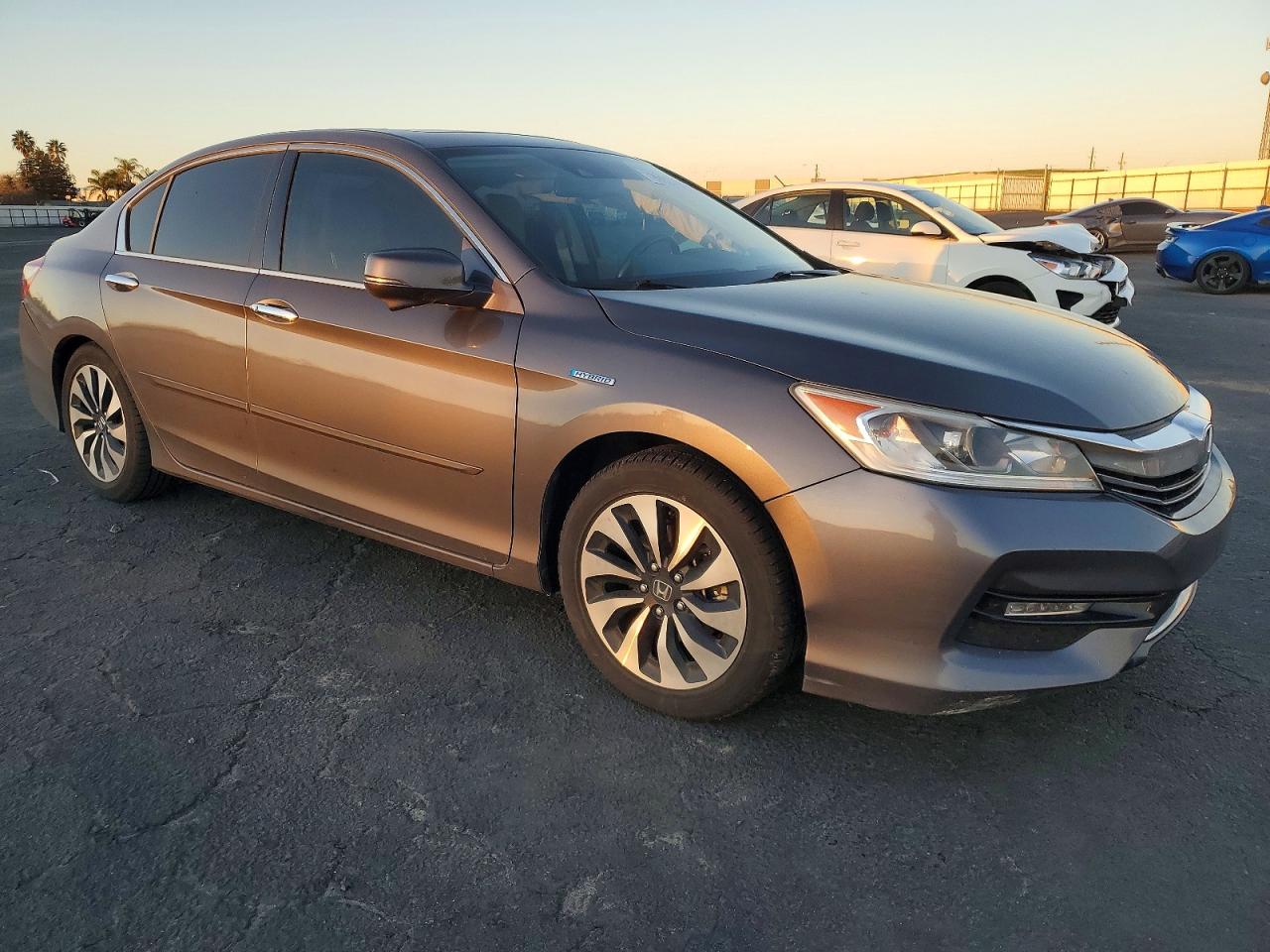 2017 HONDA ACCORD HYBRID EXL photo 4