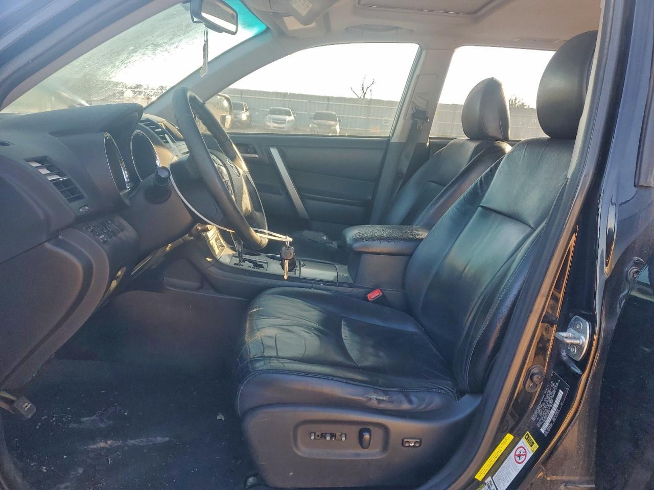 2012 TOYOTA HIGHLANDER BASE photo 7