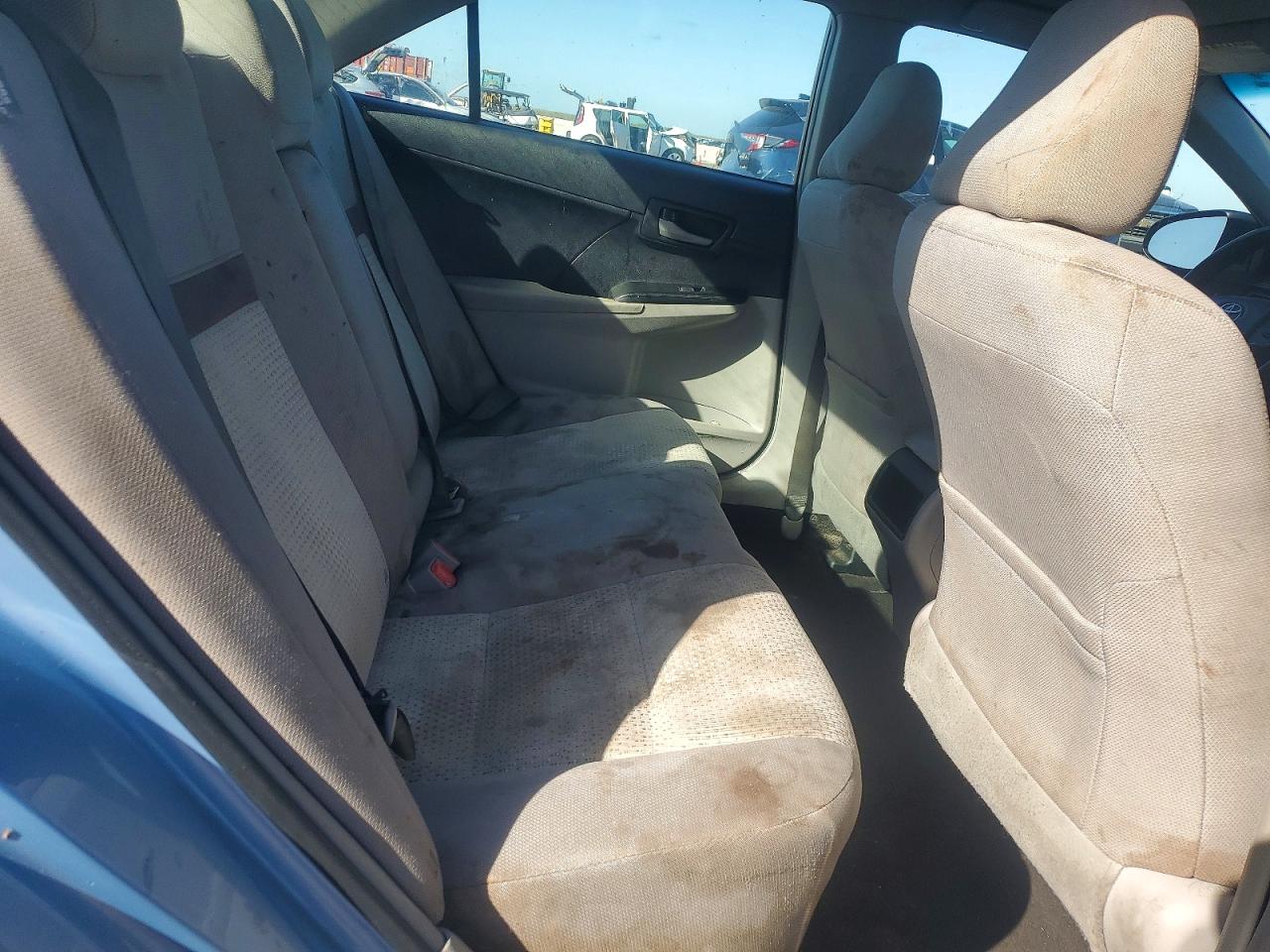 2014 TOYOTA CAMRY L photo 10
