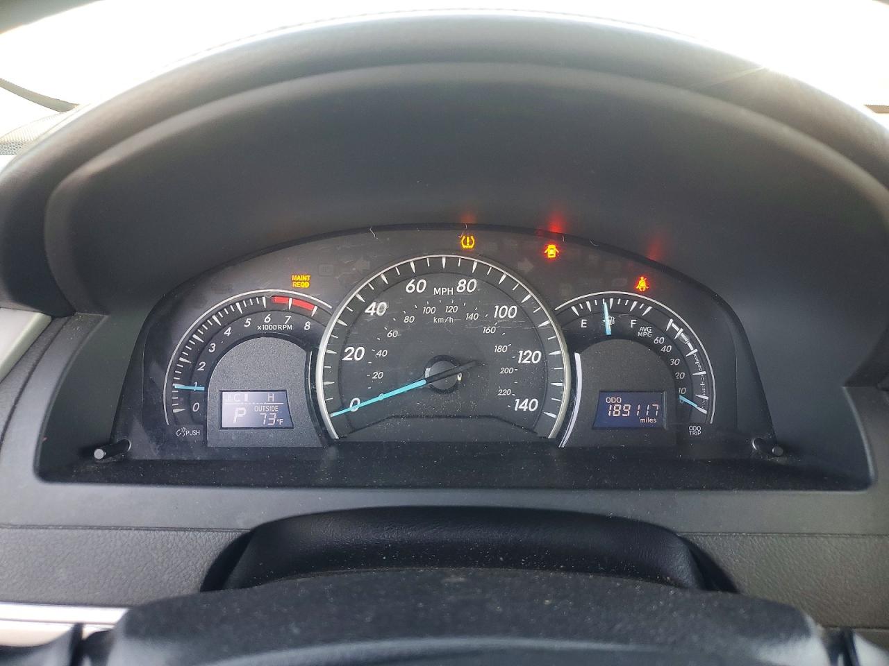 2014 TOYOTA CAMRY L photo 9