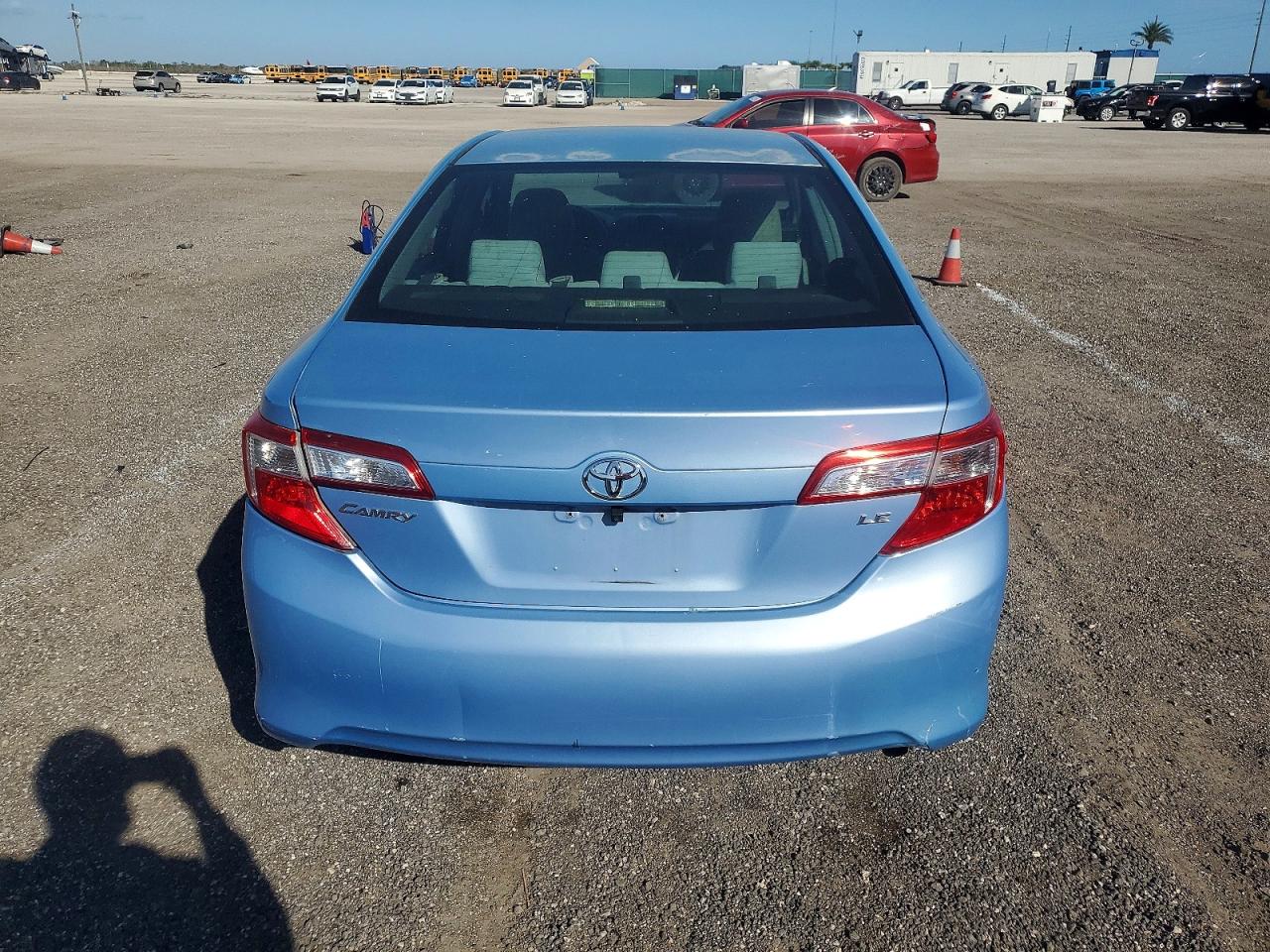 2014 TOYOTA CAMRY L photo 6