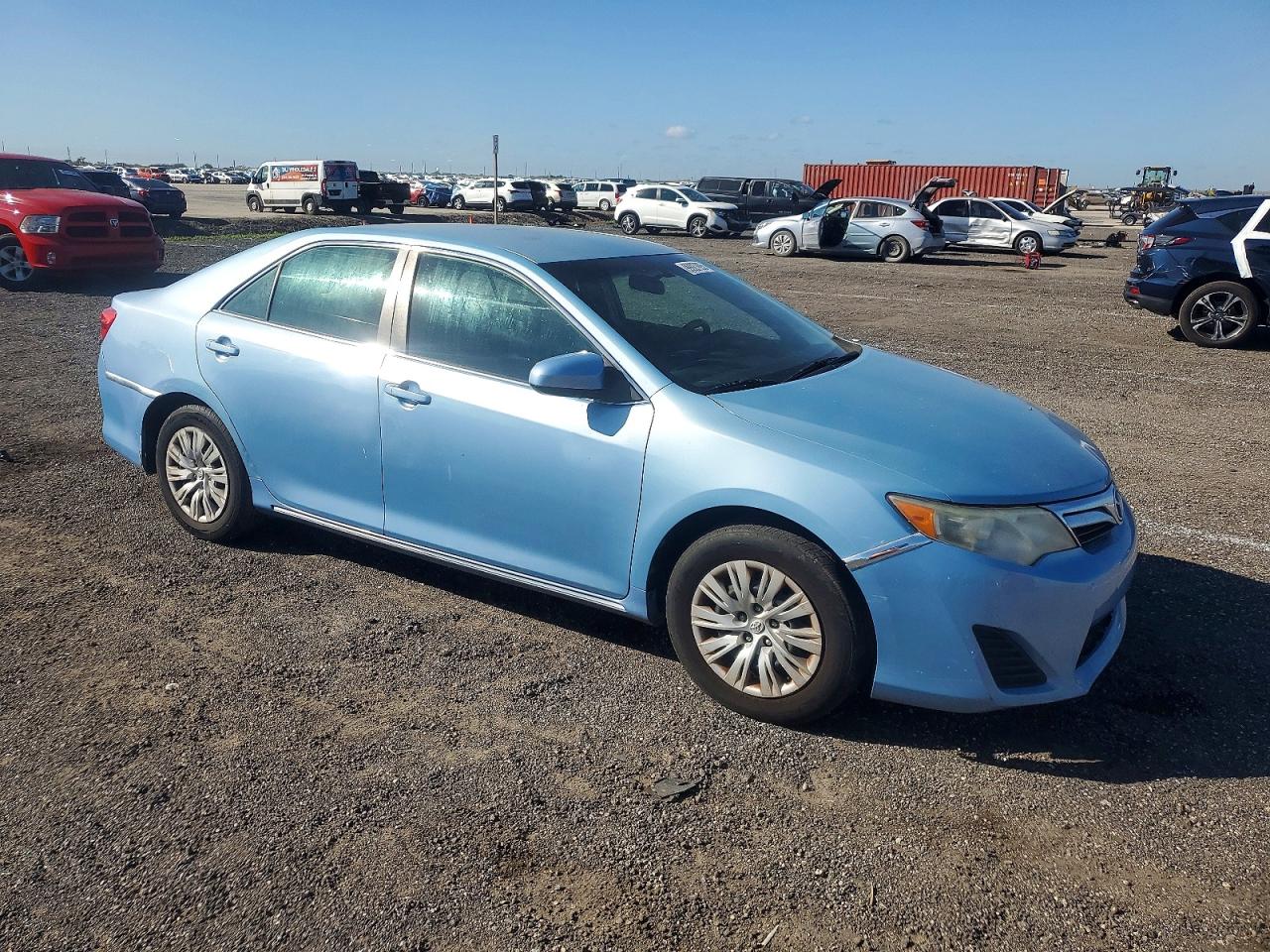 2014 TOYOTA CAMRY L photo 4