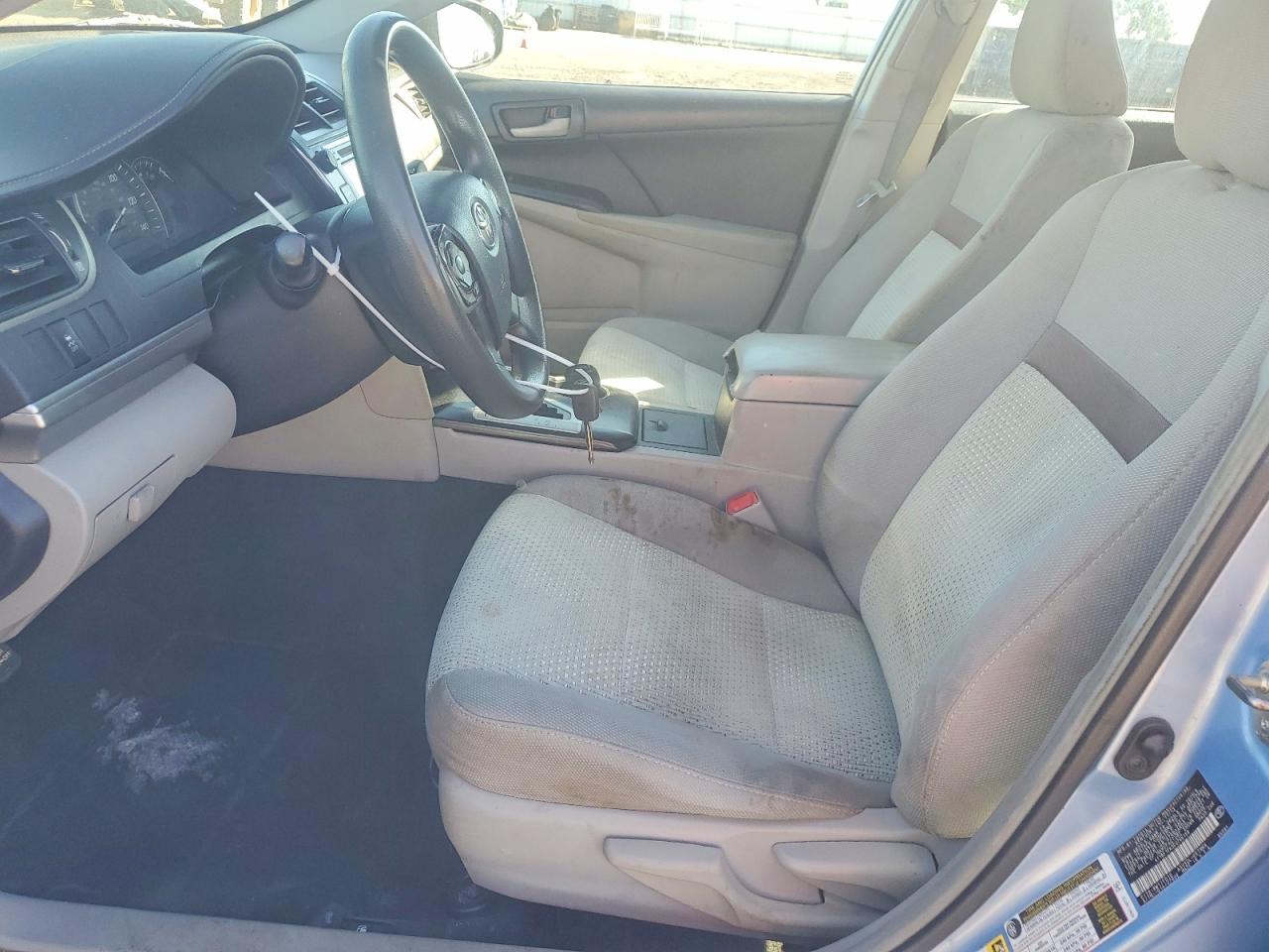 2014 TOYOTA CAMRY L photo 7