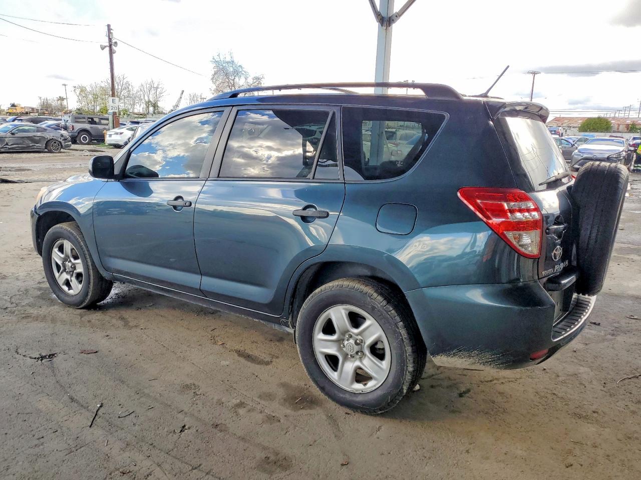 2009 TOYOTA RAV4 photo 2