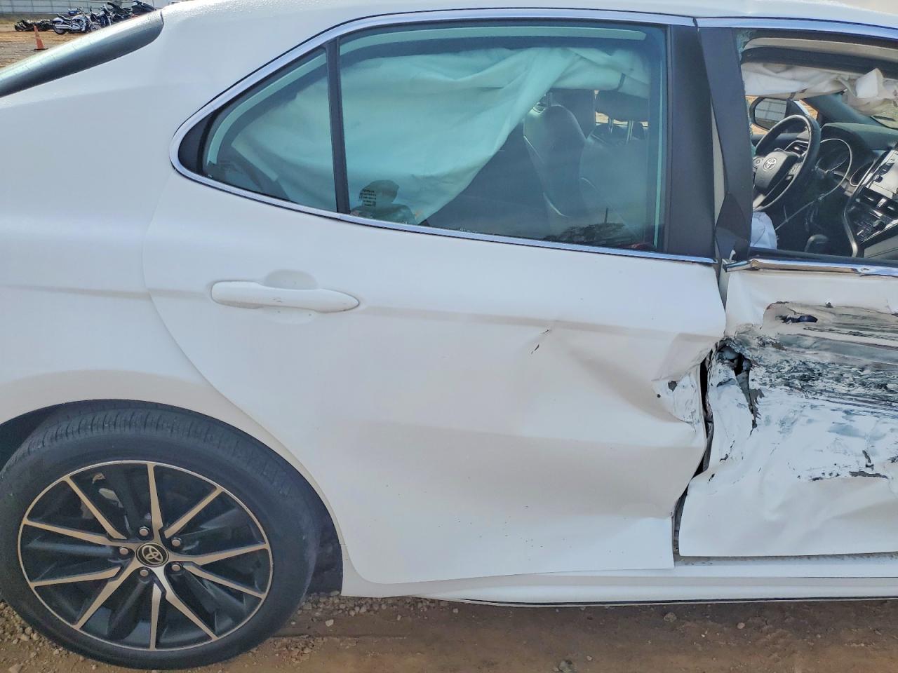 2021 TOYOTA CAMRY SE photo 10