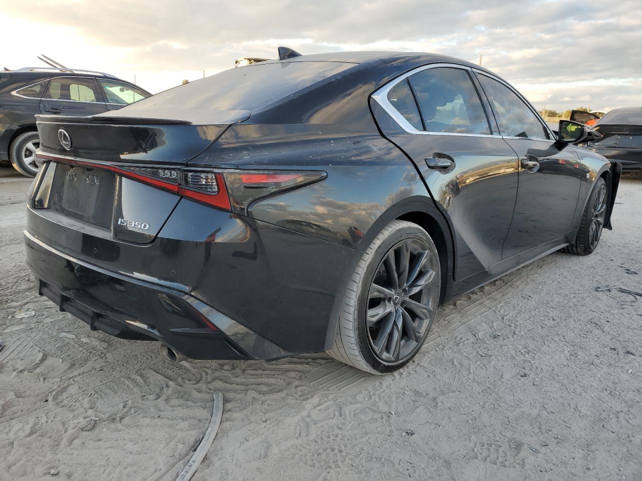 2023 LEXUS IS 350 F SPORT DESIGN photo 3